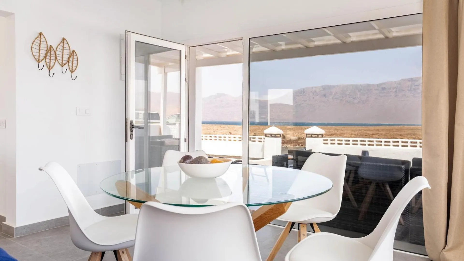 Casita San Juan, Near Famara Beach, Surf, Kite, Hike